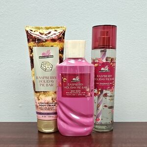 Bath & Body Works RASPBERRY HOLIDAY PIE BAR 3 Piece Body Care Bundle Set